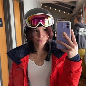 Meet your Posher, Aila